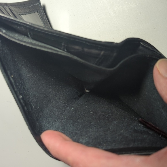 Paul & Taylor USA Black Leather Wallet - Picture 7 of 9